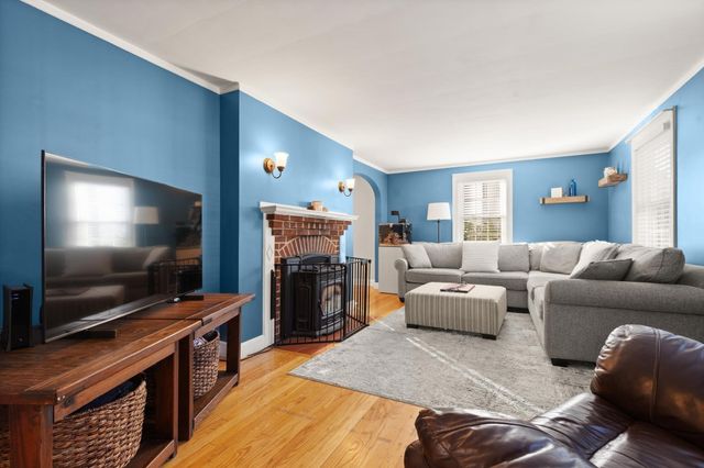 6 Longworth Rd, Worcester, MA 01602