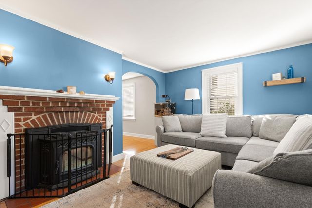 6 Longworth Rd, Worcester, MA 01602