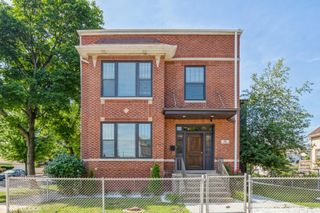 5801 W Ainslie Street 2F, Chicago, IL 60630