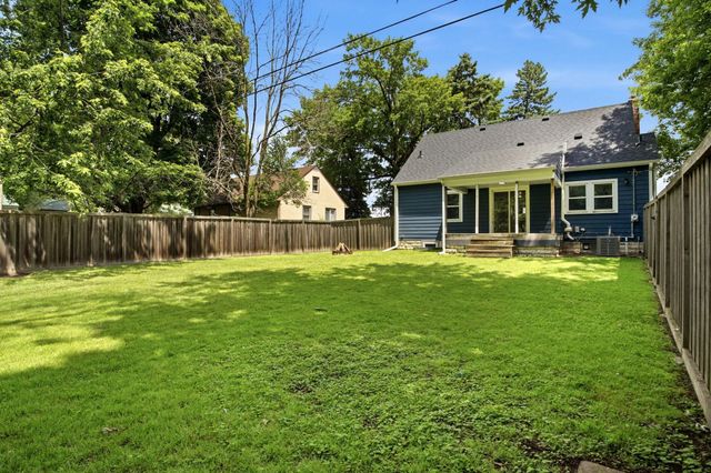 1783 White Bear Avenue N, Maplewood, MN 55109
