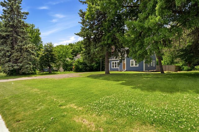 1783 White Bear Avenue N, Maplewood, MN 55109