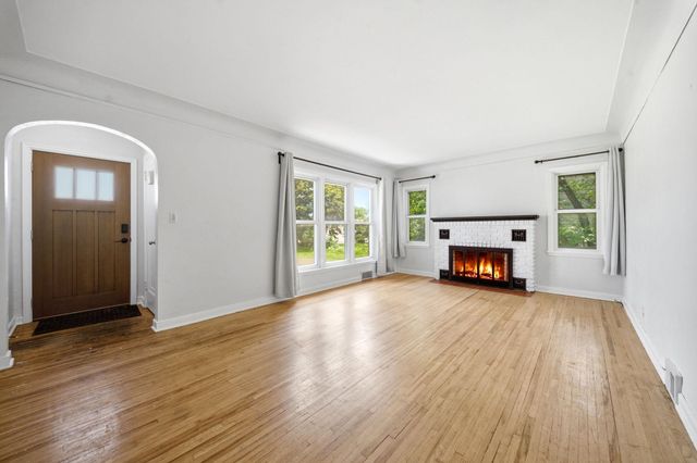 1783 White Bear Avenue N, Maplewood, MN 55109