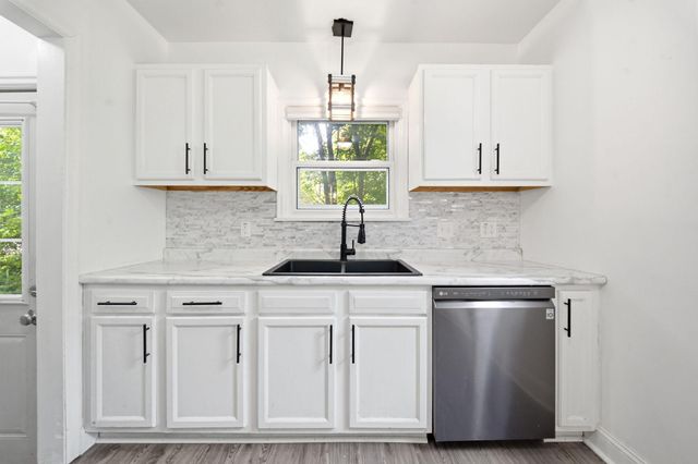 1783 White Bear Avenue N, Maplewood, MN 55109