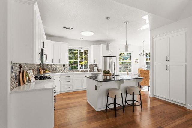 8347 Twin Rocks Rd, Granite Bay, CA 95746