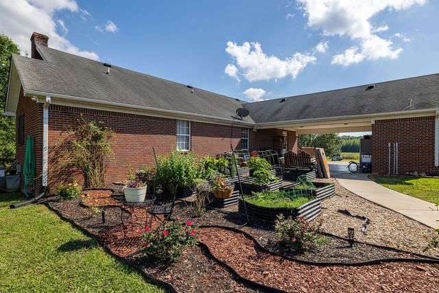 187 N Old Military Rd, Summertown, TN 38483