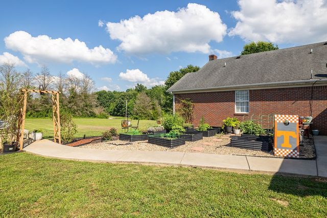 187 N Old Military Rd, Summertown, TN 38483