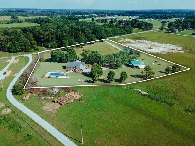 187 N Old Military Rd, Summertown, TN 38483