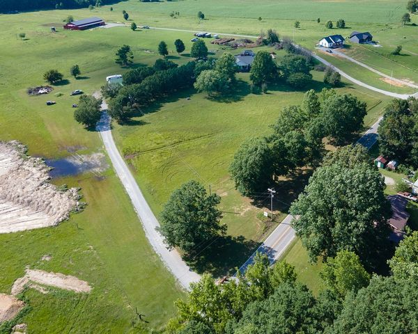 187 N Old Military Rd, Summertown, TN 38483