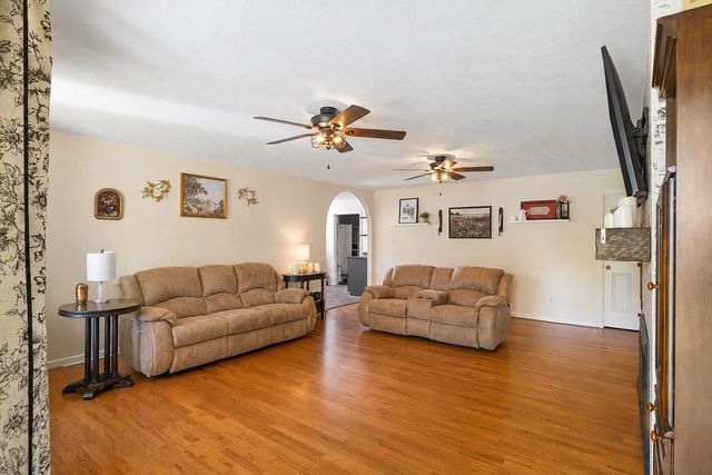 187 N Old Military Rd, Summertown, TN 38483
