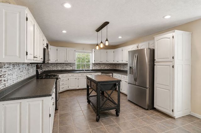 187 N Old Military Rd, Summertown, TN 38483