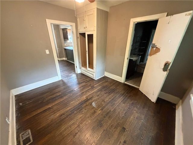 206 S Hardy Avenue, Independence, MO 64053