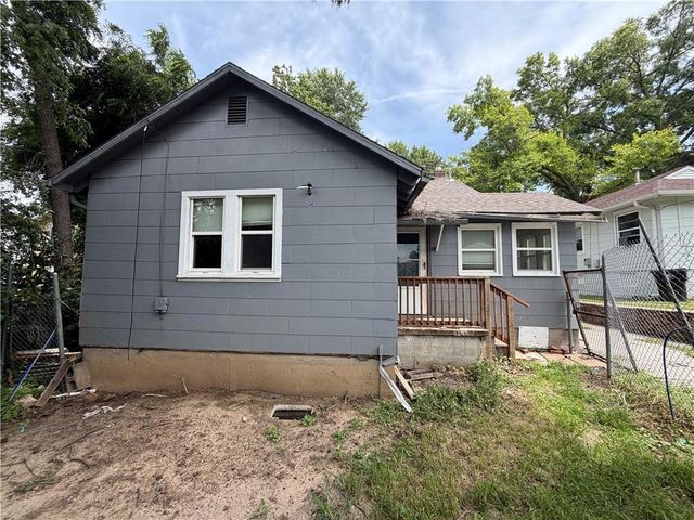 206 S Hardy Avenue, Independence, MO 64053