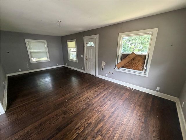 206 S Hardy Avenue, Independence, MO 64053