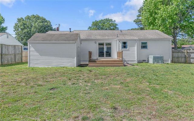 5556 Shadowwood DR, Virginia Beach, VA 23455