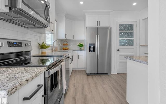 5556 Shadowwood DR, Virginia Beach, VA 23455