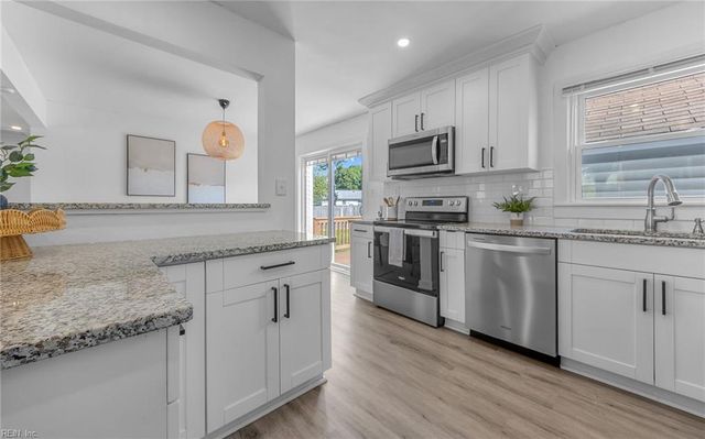 5556 Shadowwood DR, Virginia Beach, VA 23455