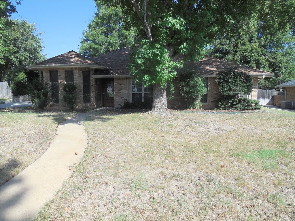 105 Mustang Drive, Graham, TX 76450