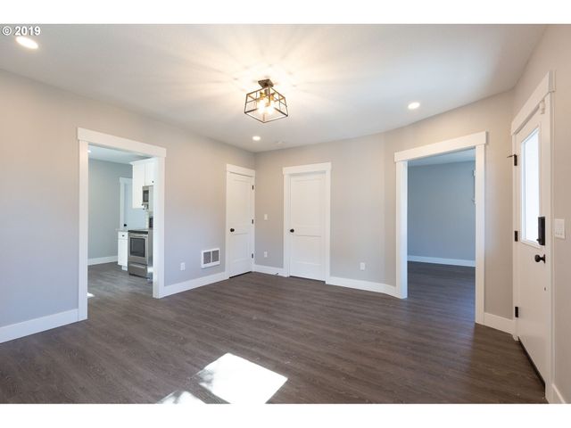 5027 Se 70TH Ave, Portland, OR 97206