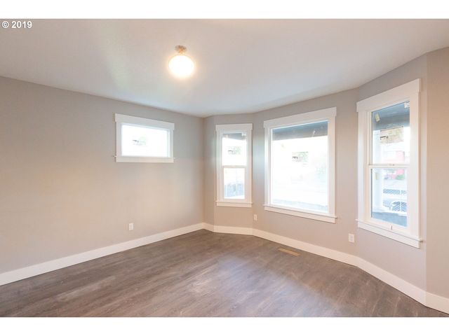 5027 Se 70TH Ave, Portland, OR 97206