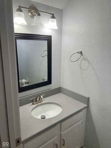 15313 Wandering Way, Noblesville, IN 46060