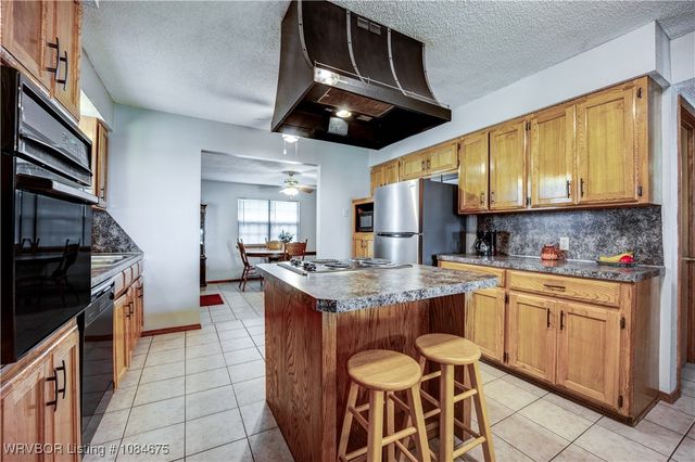 2221 Zion Road, Van Buren, AR 72956