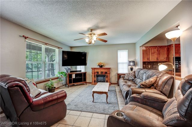 2221 Zion Road, Van Buren, AR 72956