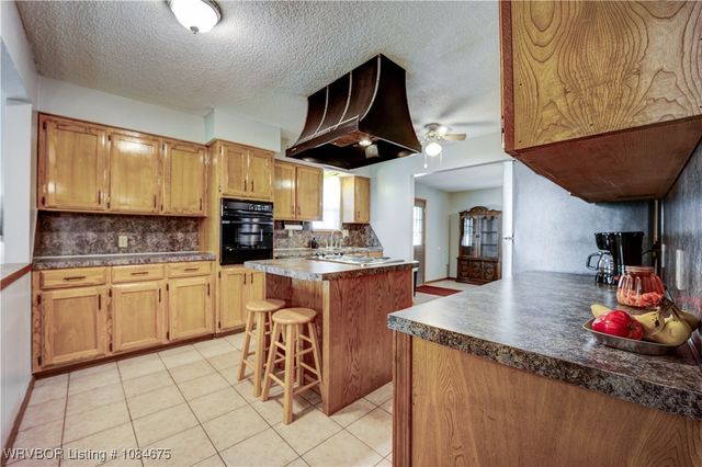 2221 Zion Road, Van Buren, AR 72956