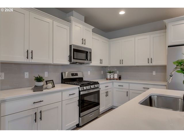 17252 Sw WAPATO ISLAND Dr, Sherwood, OR 97140
