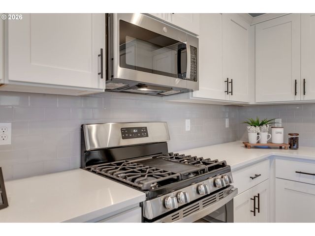17252 Sw WAPATO ISLAND Dr, Sherwood, OR 97140