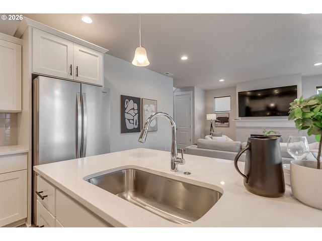 17252 Sw WAPATO ISLAND Dr, Sherwood, OR 97140