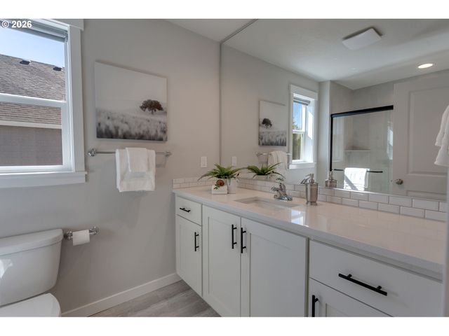 17252 Sw WAPATO ISLAND Dr, Sherwood, OR 97140