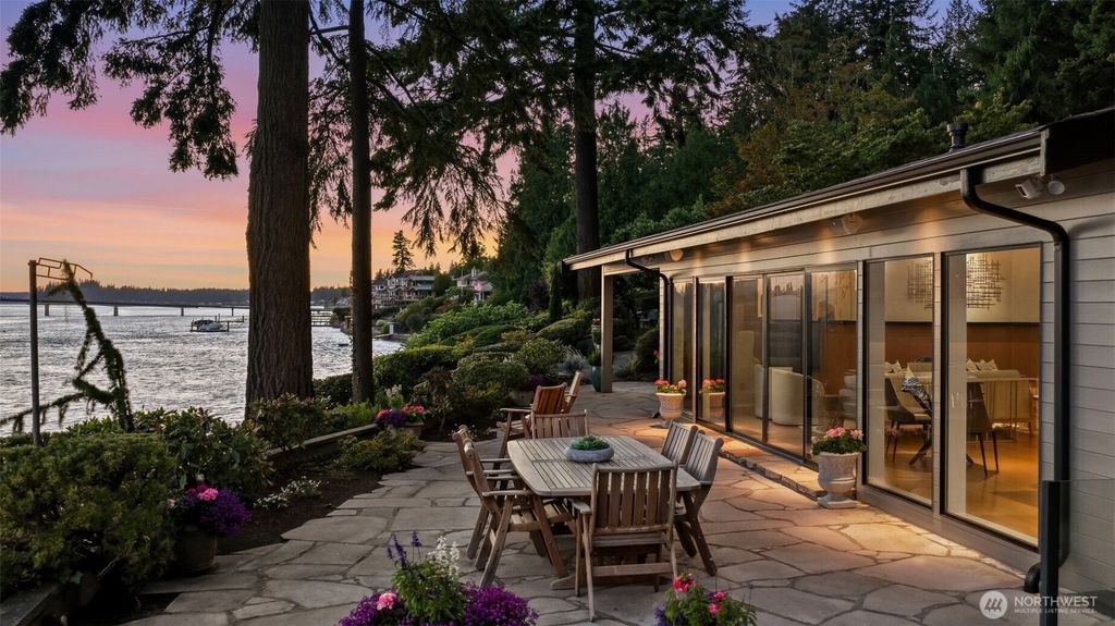 Image 2 of property listing at 7602 Fairwind Lane NW, Gig Harbor, WA 98335