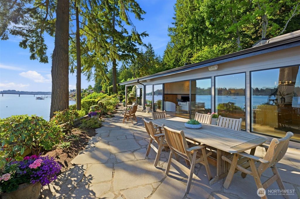 Image 17 of property listing at 7602 Fairwind Lane NW, Gig Harbor, WA 98335