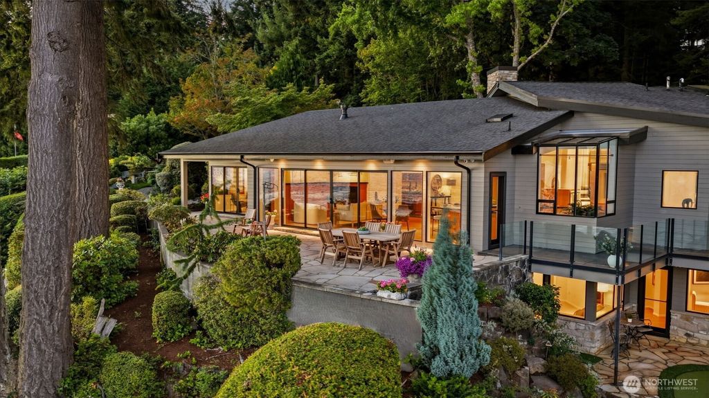 Image 5 of property listing at 7602 Fairwind Lane NW, Gig Harbor, WA 98335