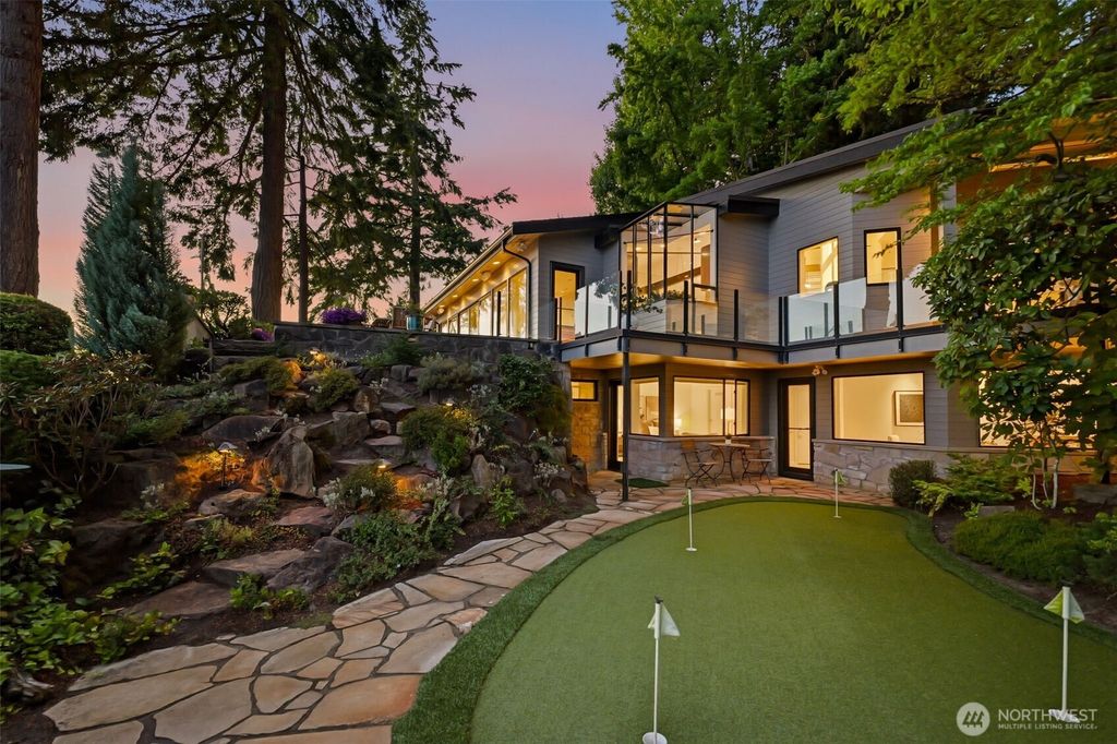 Image 6 of property listing at 7602 Fairwind Lane NW, Gig Harbor, WA 98335