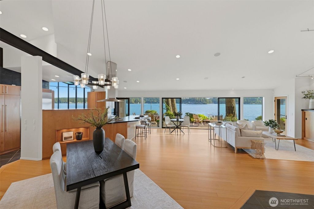 Image 10 of property listing at 7602 Fairwind Lane NW, Gig Harbor, WA 98335