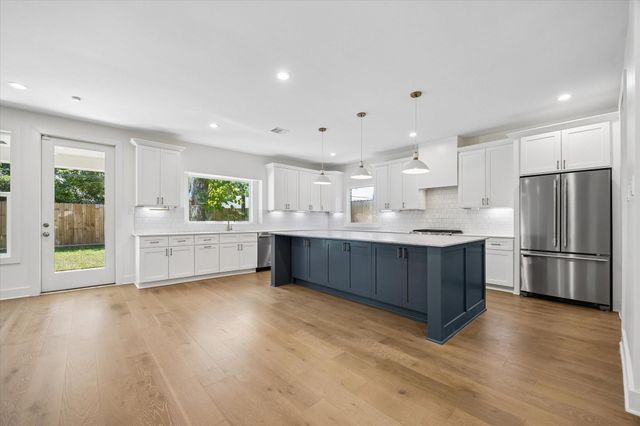 10659 Mayfield Road, Houston, TX 77043