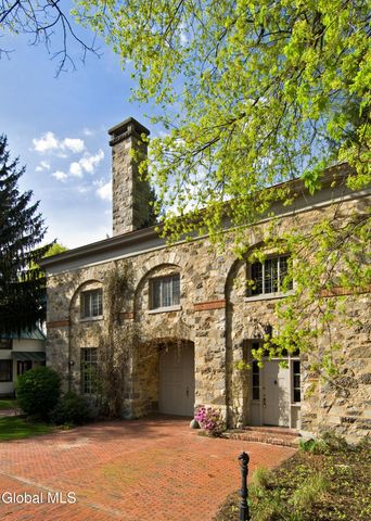 14 Talford Place UNIT 2, Saratoga Springs, NY 12866