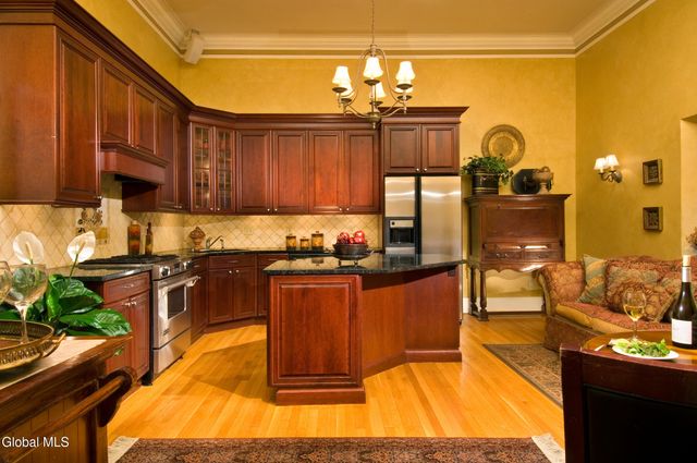 14 Talford Place UNIT 2, Saratoga Springs, NY 12866