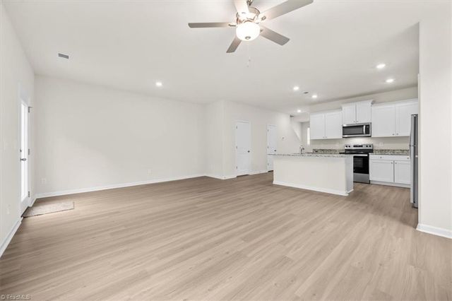 2126 Willow Glen Drive, Graham, NC 27253