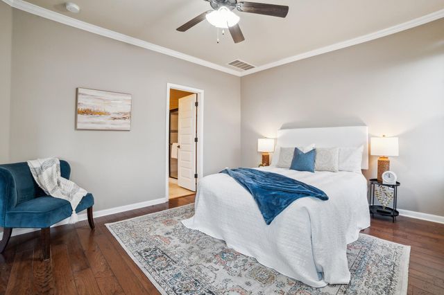 400 Hummingbird LN B, Austin, TX 78734
