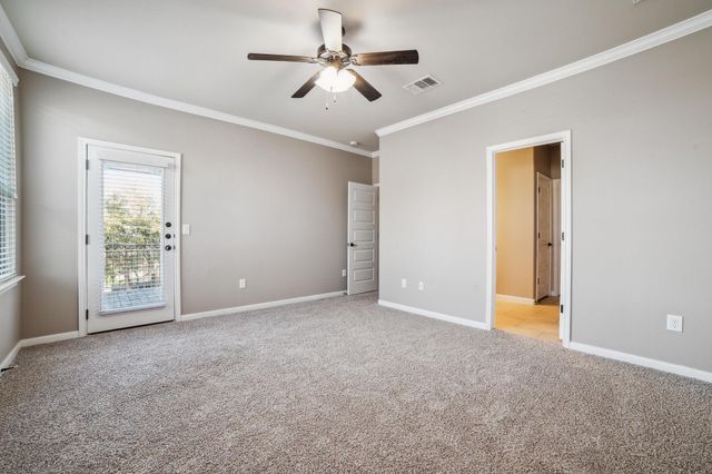 400 Hummingbird LN B, Austin, TX 78734