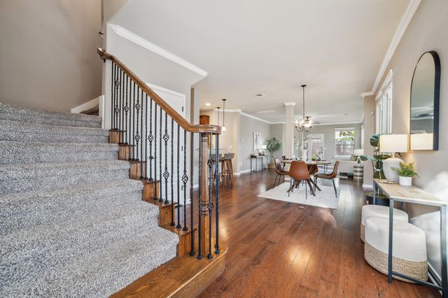 400 Hummingbird LN B, Austin, TX 78734
