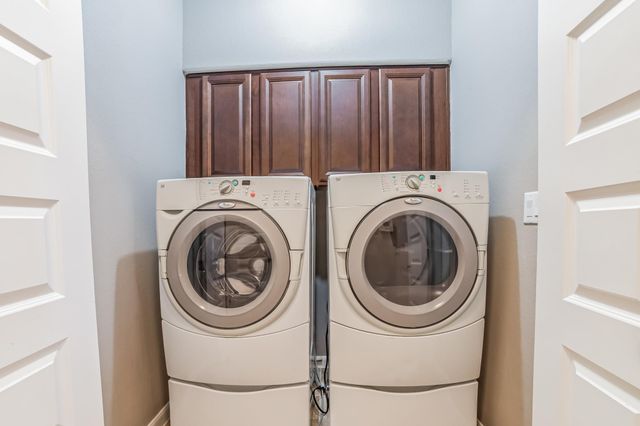 400 Hummingbird LN B, Austin, TX 78734