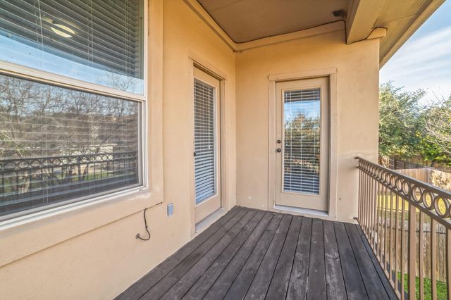 400 Hummingbird LN B, Austin, TX 78734