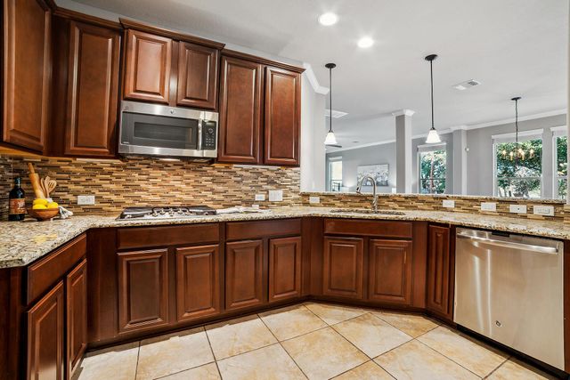 400 Hummingbird LN B, Austin, TX 78734