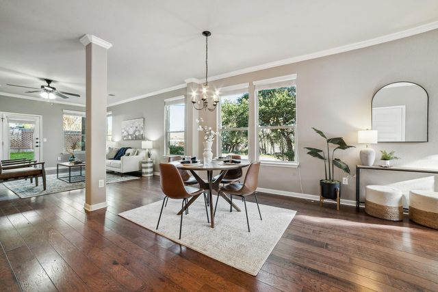 400 Hummingbird LN B, Austin, TX 78734