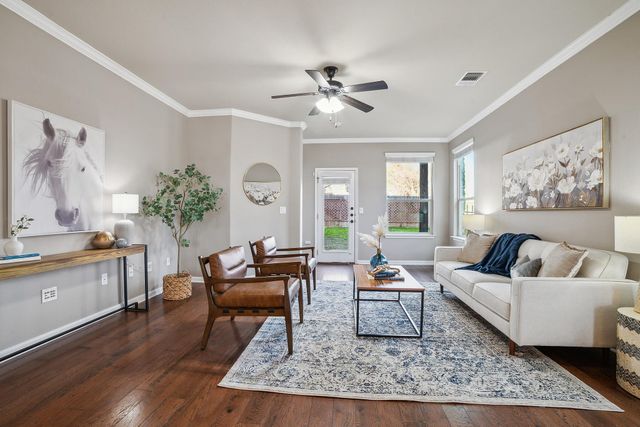 400 Hummingbird LN B, Austin, TX 78734