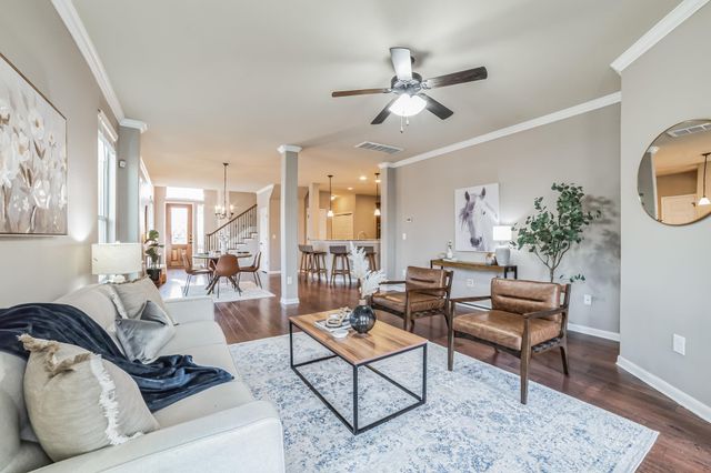 400 Hummingbird LN B, Austin, TX 78734