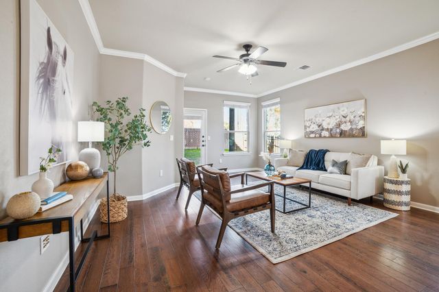400 Hummingbird LN B, Austin, TX 78734